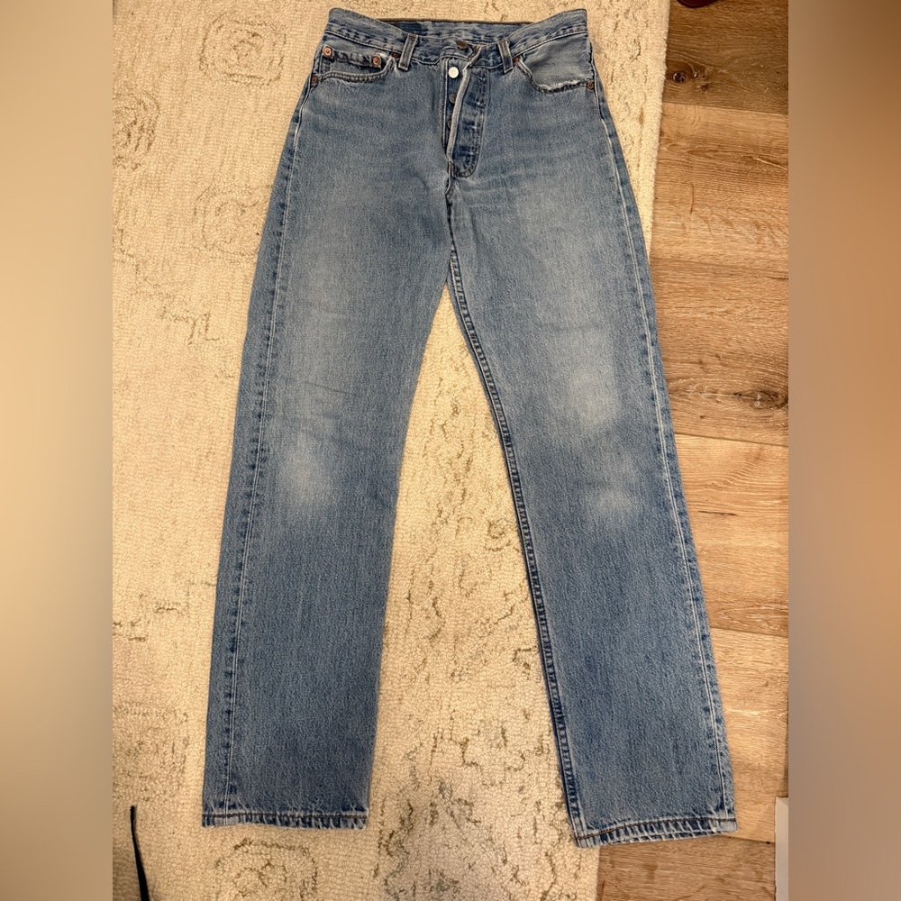 Levi's Women's vintage 501 Jeans - Picture 2 of 6